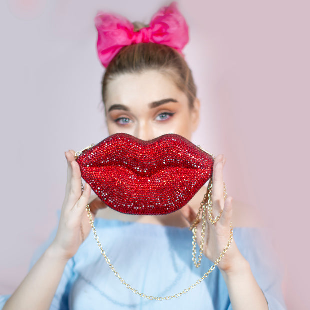 What is in glitter lip gloss that makes it work? - Quora